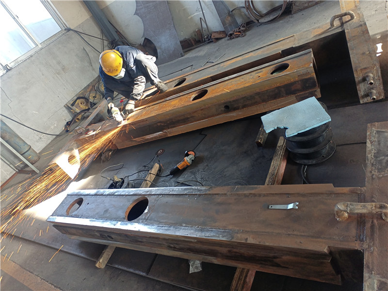 立柱（煉鋼修復）